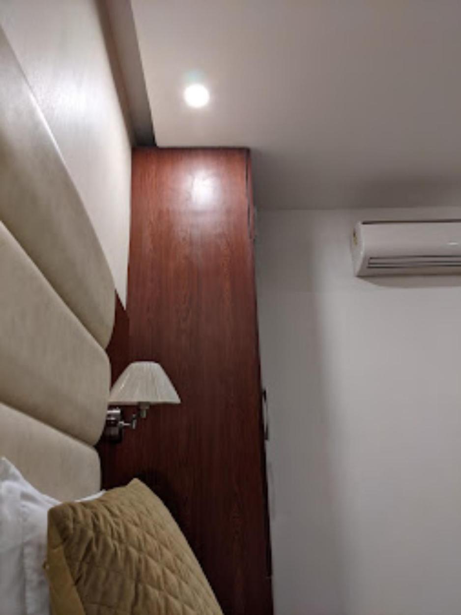 Hotel Punjab , Saharanpur Ngoại thất bức ảnh