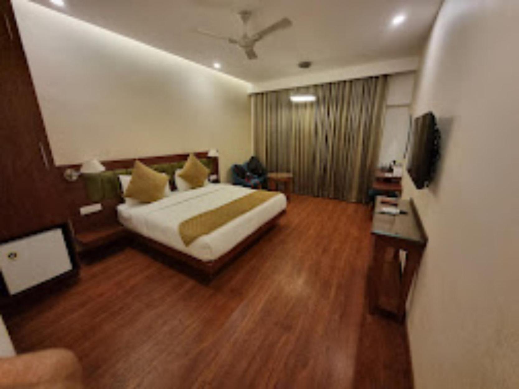 Hotel Punjab , Saharanpur Ngoại thất bức ảnh