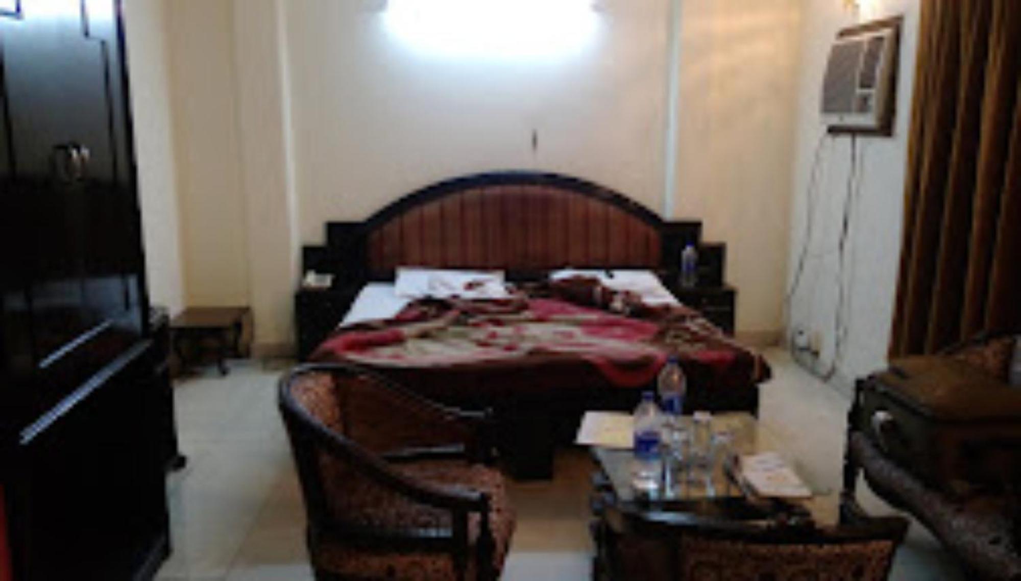 Hotel Punjab , Saharanpur Ngoại thất bức ảnh